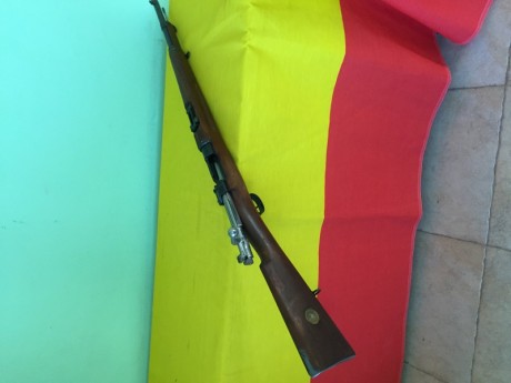 Un compañero del club vende este Mauser sueco M-38 ( corto ) , cal. 61,5x5,5
Fabricado por husqvarna año 20