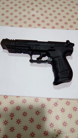 Mi amigo vende sus armas cortas, en este caso WALTHER P22 Target cal. 22LR. Dos cargadores y maletín original. 02