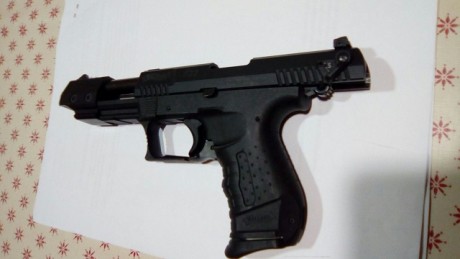 Mi amigo vende sus armas cortas, en este caso WALTHER P22 Target cal. 22LR. Dos cargadores y maletín original. 01
