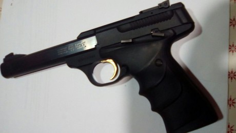 Mi amigo vende sus armas cortas, en este caso, RROWNING BUCK MARC 22 STD, cal. 22 LR. Precio 200€ + portes.
Contactar 00