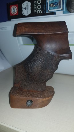 Un compañero del Club vende una empuñadura anatómica original marca WALTHER para pistola GSP talla "M". 11