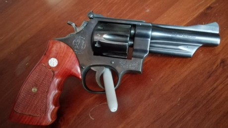 Se vende  Revólver Smith & Wesson HIGHWAY PATROLMAN (Mod.28),Calibre 357 magnun , 38 especial.Impecable 00