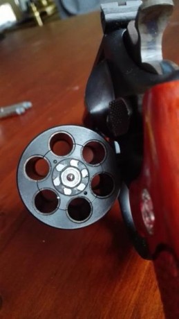 Se vende  Revólver Smith & Wesson HIGHWAY PATROLMAN (Mod.28),Calibre 357 magnun , 38 especial.Impecable 31