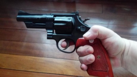 Se vende  Revólver Smith & Wesson HIGHWAY PATROLMAN (Mod.28),Calibre 357 magnun , 38 especial.Impecable 42