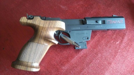 Un compañero del club vende 3 armas.
Pistola Griffon 1911 Combat A1 calibre 45. 200 €
Pistola Browning 21