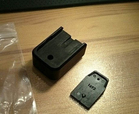 Hola,

vendo tapeta contrapeso  glock store custom  para cargador glock, color magnum black (precio original 00