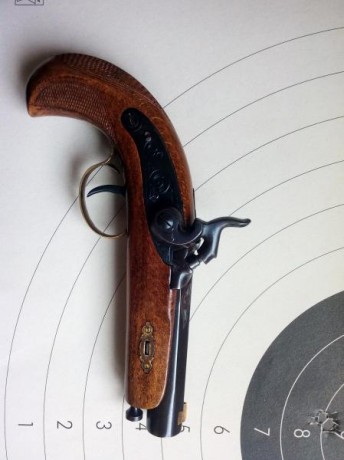 Vendo pistola avancarga derringer cal. 44. Como se puede ver en las fotos, está nueva. 100 €. Raimon 658838629 02