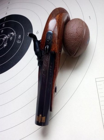 Vendo pistola avancarga derringer cal. 44. Como se puede ver en las fotos, está nueva. 100 €. Raimon 658838629 01