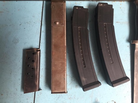 Vendo cargadores de colección,  portes a cargo del comprador, entrega en mano en Murcia.

astra 400 = 00