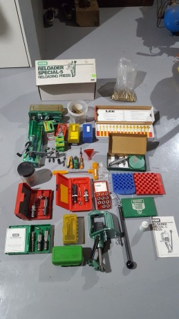 Se vende todo este material
RCBS :
Prensa bascula empistonador dais 30 06 conificador quita rebabas calibrador 00