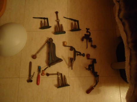 Vendo maquinas de recargar antiguas, entrega en mano en Tarragona, ya que pesan bastante, si se prefiere 60