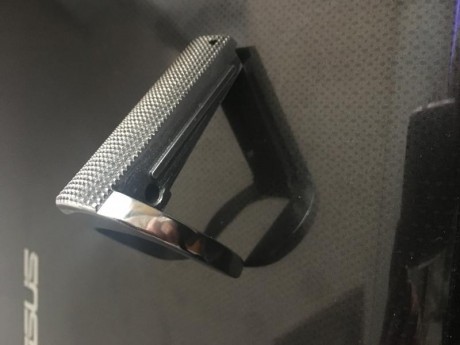 Cambio uno de estos dos lomos rectos  el de la foto 

O este    https://www.armas.es/foros/accesorios-para-el-tiro-segunda-mano/vendo-lomo-funnel-para-1911-1063061

Por 00