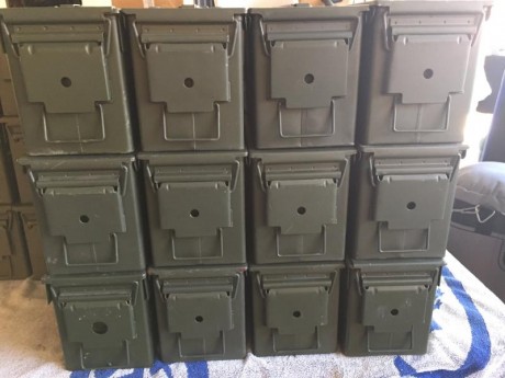 Hola a todo, 
  vendo cajas metálicas de munición 30x15x19. En buen estado, goma y cierre perfecto.
  42