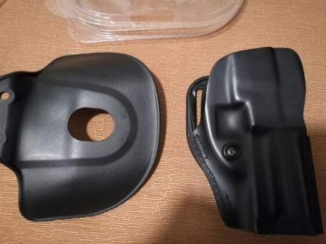 Vendo este lote para HK P30 ,compuesto de :

- Cargador ORIGINAL HK  de 15 cartuchos como nuevo .
- Funda 02