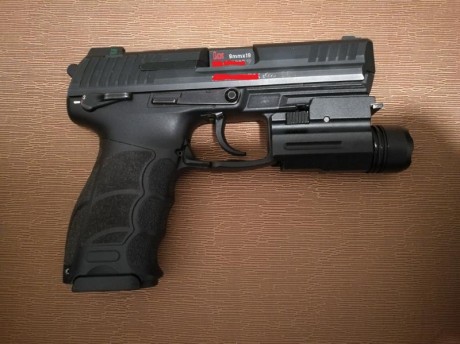 Vendo este lote para HK P30 ,compuesto de :

- Cargador ORIGINAL HK  de 15 cartuchos como nuevo .
- Funda 12