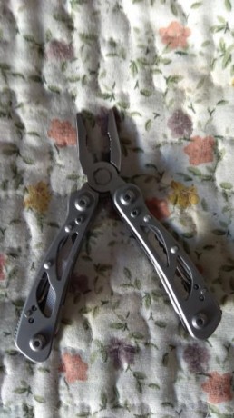 Hola compañeros,me he pillao por internet una multiherramienta Ganzo,que opinais de esta marca?
Un saludo. 60