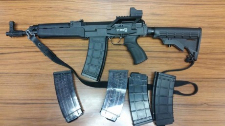 Hola a todos, pongo a la venta mi fusil vz58 semiautomático en calibre 222 remington, con 5 cargadores 01