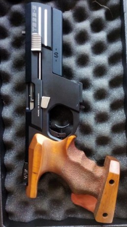 Vendo pistola Tesro TS 22-2 en excelente estado. Con maletín original y contrapeso de 60 gr. Ved las fotos 02