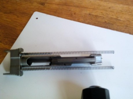 Vendo pistola Tesro TS 22-2 en excelente estado. Con maletín original y contrapeso de 60 gr. Ved las fotos 11