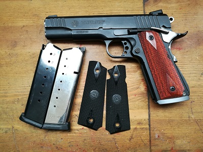 Vendo en perfecto estado pistola TAURUS 1911 en calibre 45. 
El arma se encuentra prácticamente nueva 01