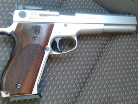 Después de mucho pensármelo he decidido vender mi SMITH WESSON 952-2 PERFORMANCE CENTER de 6" calibre 02