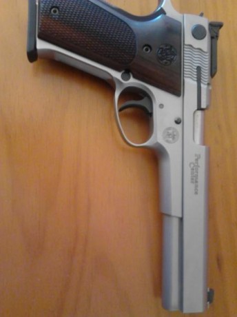 Después de mucho pensármelo he decidido vender mi SMITH WESSON 952-2 PERFORMANCE CENTER de 6" calibre 01