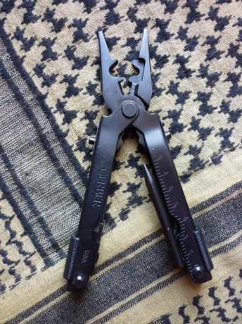 Vendo esta multiherramienta ya descatalogada de cuando Gerber fabricaba toda su produccion en Portland 01