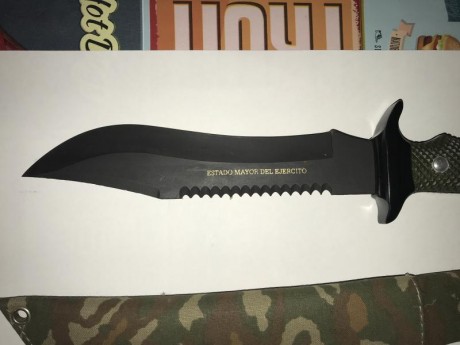Nuevo. Funda interior lengüeta algo desgastada. Nunca usado. Marcado intendencia Estado Mayor del Ejército. 01