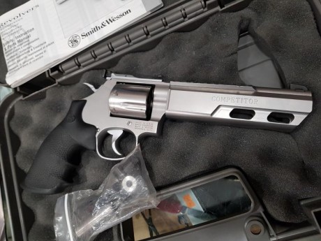 Pocos tiros  bien cuidado s,  en F  Madrid 
No quiero cambios 00