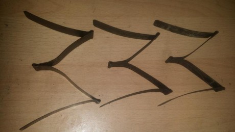 Hola, haciendo limpieza en los cajones me he encontrado piecerio completamente nuevo para fusil FR8.

Hay 11
