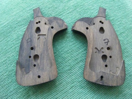 La que figura en la fotografía. Extraordinaria calidad. Sin uso aparente.
Precio 80 euros.
Contacto: faliandpalo@yahoo.es 00