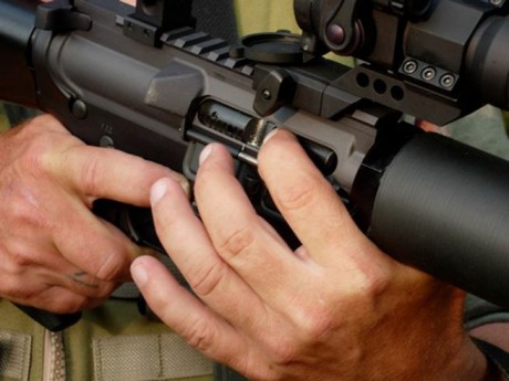 Buenos días.
Algún día, cuando mejore mi economía, quisiera comprar algún rifle táctico semiautomatico 130