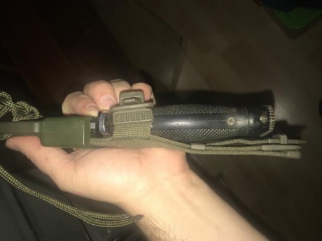 Cuchillo de monte fabricado por Aitor a principios de los 80 (de la época buena de AITOR), reglamentario 20