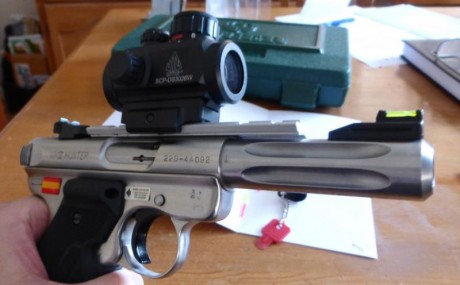 Vendo Pistola Ruger.22,MK-III.Hunter.Toda en acero inox.Cañon acanalado.Cachas CTC.con .Laser.
La vendo 00