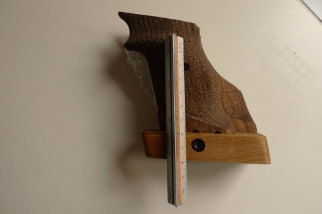 Vendo.
Es cacha para mano izquierda.
Buen estado. Ver fotos.
80€

Saludos a todos
 :birra^: 02