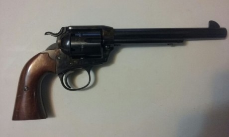 Me venden este precioso revolver el vendedor me dice que es avancarga pero a mi me da que no , que es 00
