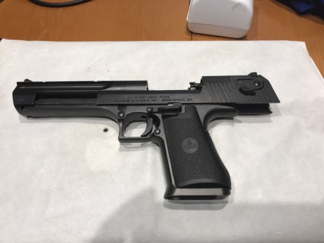 Un amigo que ahora no tiene acceso a este medio pone en venta una pistola DESERT EAGLE CAL.357 magnum. 01