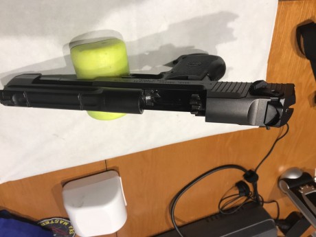 Un amigo que ahora no tiene acceso a este medio pone en venta una pistola DESERT EAGLE CAL.357 magnum. 00