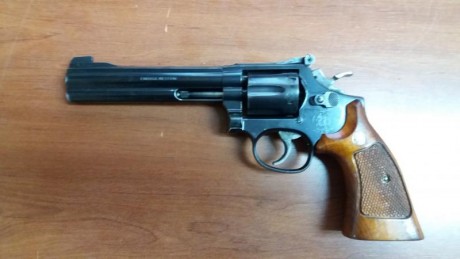 Vendo este precioso Revolver S&W de 6 pulgadas 38 spl con cachas anatomicas. 300€ 01
