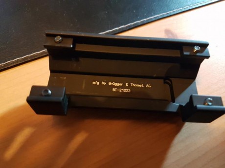 Vendo montura de la marca Bügger & Thomet en aluminio  anonizado en negro, con rail standar 1013  01