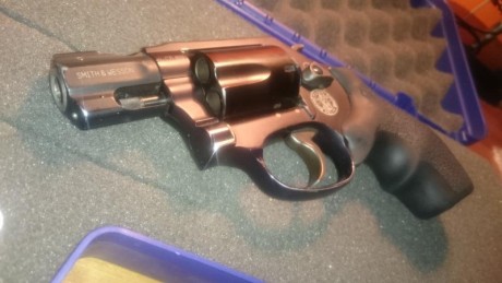 Vendo revolver smith wesson, modelo MP 360, ideal para porte oculto dada su ligereza y tamaño. Guiable, 00