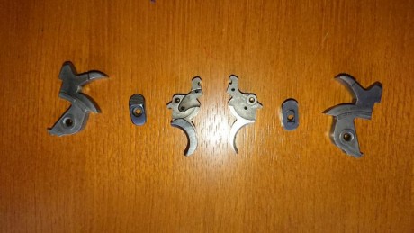 Vendo 2 conjuntos de Disparador + Martillo + estractor de tambor. Uno de los disparadores lleva zapata 01