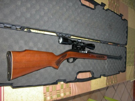 Vendo carabina Marlin modelo 990, equipada con un visor Bushnell Sportview 4X32.Regalo maletín transporte.
Está 01