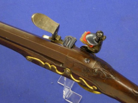 Voy a colocar unas fotos de un arma larga alemana de llave de mecha del siglo XVI. 91