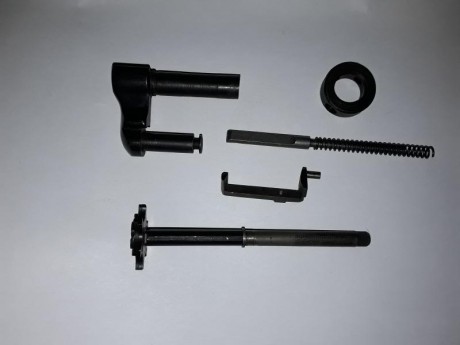  20180304_195057.jpg 
Vendo estas piezas para revolver Astra, algunas son nuevas. 65€ con envío en península.
Contactar 00