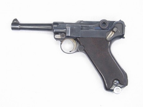 Vendo una escasa Luger Krieghoff en 9 parabellum de 1936 en un estado inmejorable con las rarisimas cachas 120