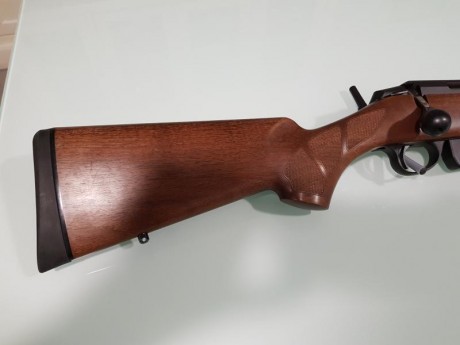 Hola, se trata de un rifle Tikka T3 Sporter en calibre 6.5x55 al que se le ha cambiado la culata de tiro 01
