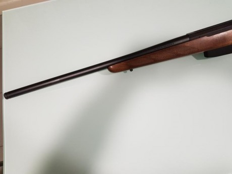 Hola, se trata de un rifle Tikka T3 Sporter en calibre 6.5x55 al que se le ha cambiado la culata de tiro 11
