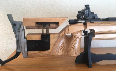 Vendo carabina  FEINWERKBAU c/ 22 LR MODELO 2600 MATCH a estrenar con elementos de punteria diopter. Cañón 01