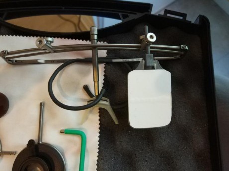 Vendo gafas de tiro knoblock con seis meses de uso,con dos cristales,filtro de tres colores e iris por 02